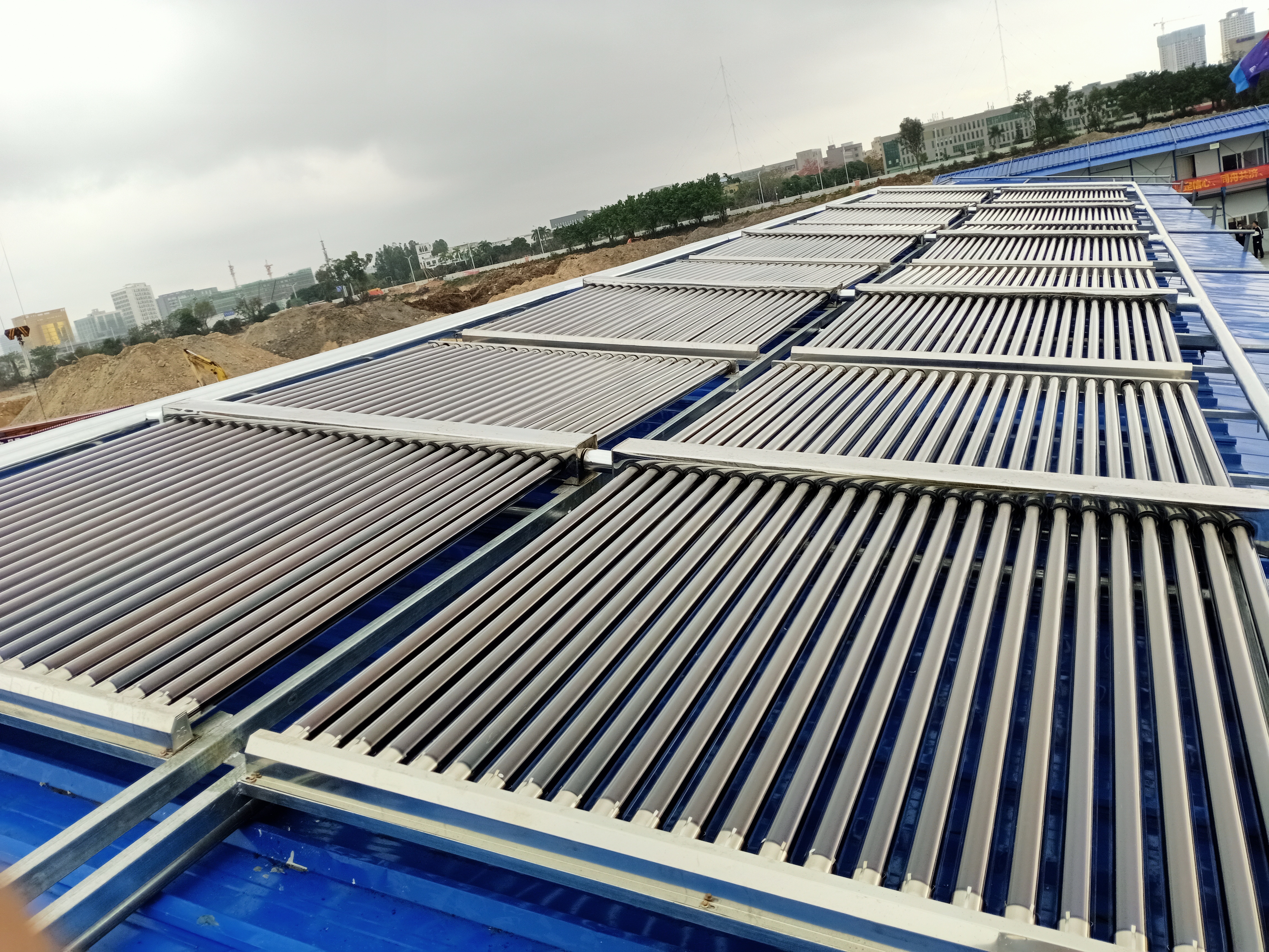 南通六建工地太陽(yáng)能熱水工程案例