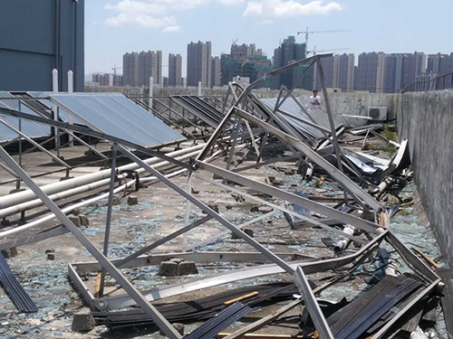 臺風過后太陽能熱水工程狀況 一片狼藉