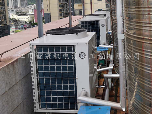 珠海市漢庭酒店10噸水酒店熱水工程——空氣能熱水工程，3臺5P空氣能熱水器